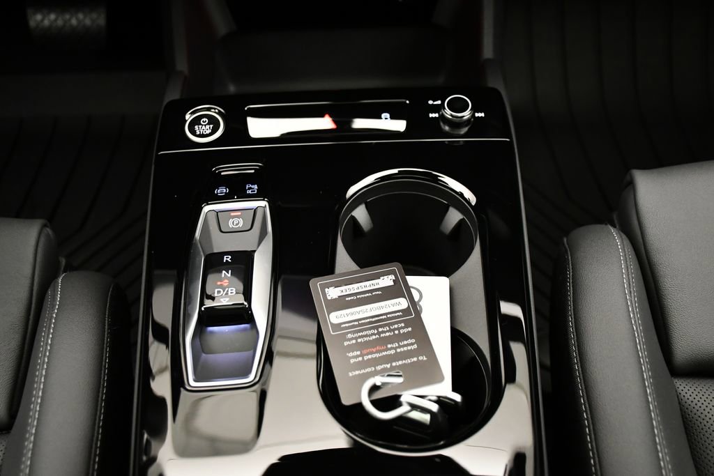 New 2025 Audi Q6 e-tron Premium Plus image 28