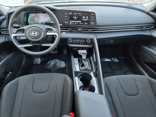 Used 2026 Hyundai Elantra Hybrid FWD image 23