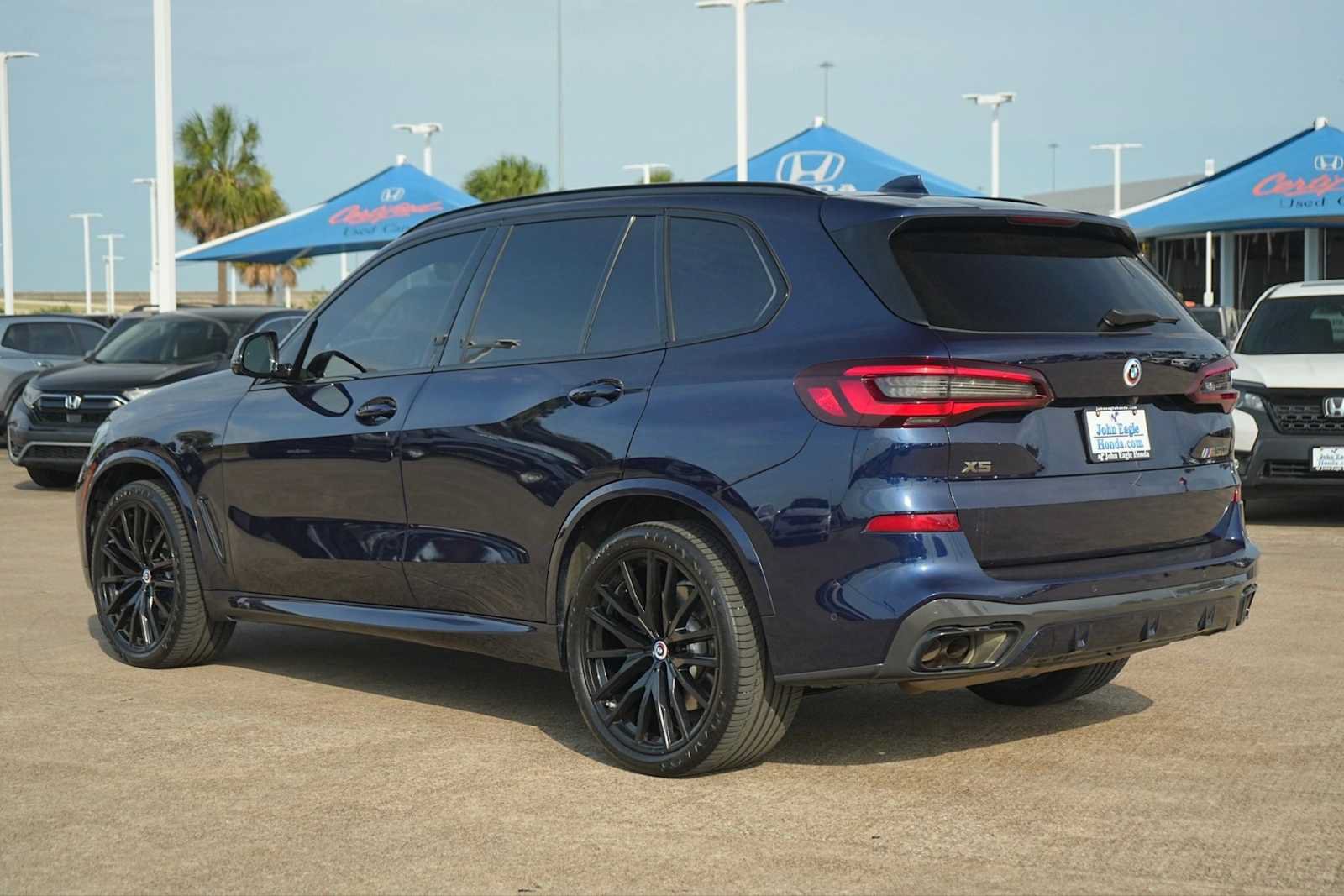 Used 2023 BMW X5 M50i w/ Parking Assistance Package AWD/4WD image 4