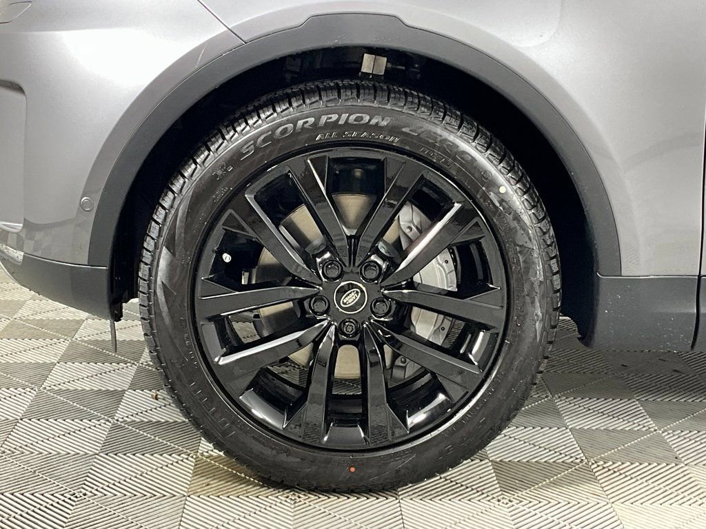 New 2026 Land Rover Discovery S AWD/4WD image 9