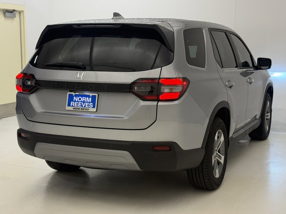 New 2025 Honda Pilot EX-L image 5