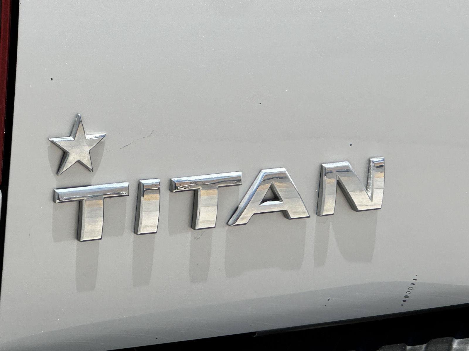 Used 2011 Nissan Titan SV RWD image 13
