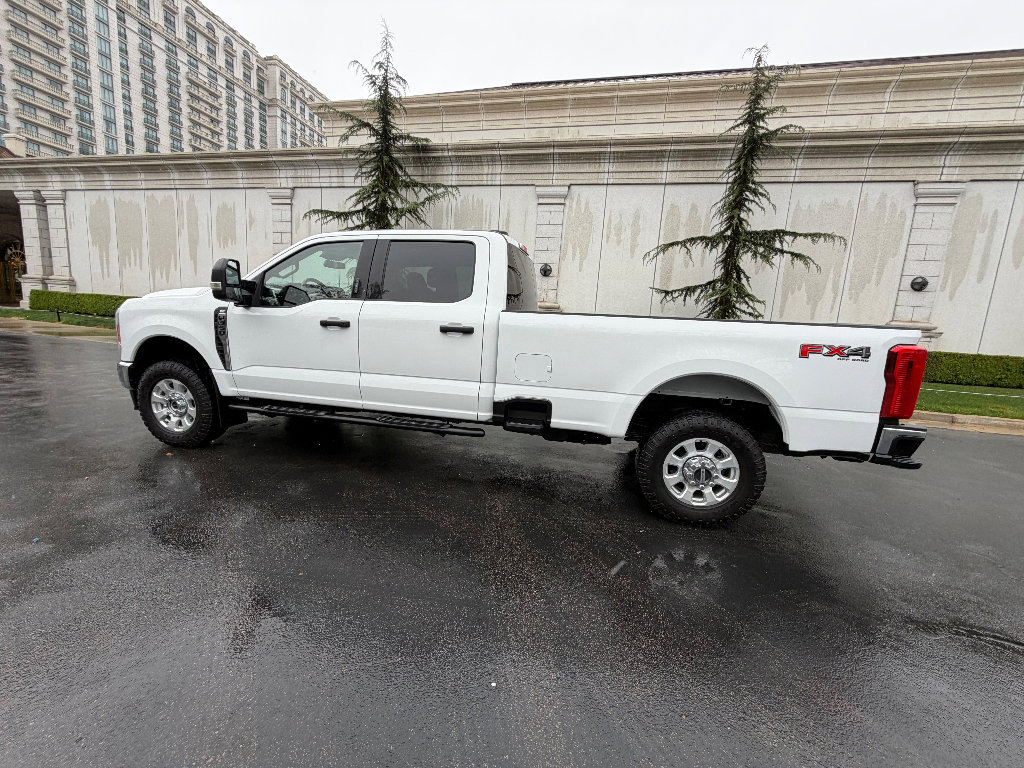 Used 2023 Ford F350 XLT w/ FX4 Off-Road Package image 10