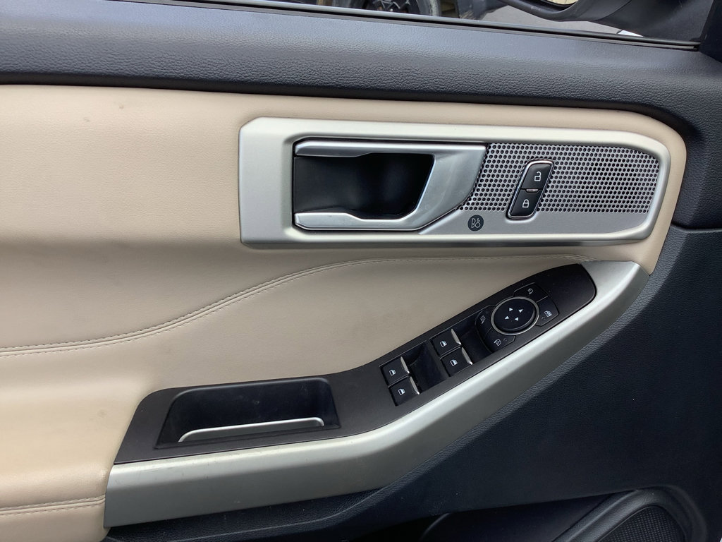 Used 2023 Ford Explorer Limited image 13