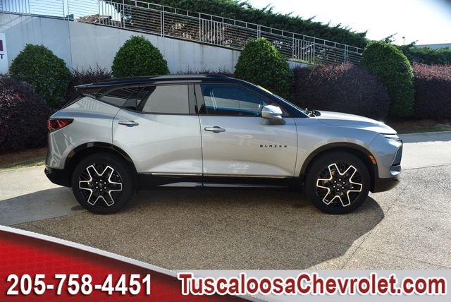 Used 2023 Chevrolet Blazer RS w/ Driver Confidence II Package FWD image 12