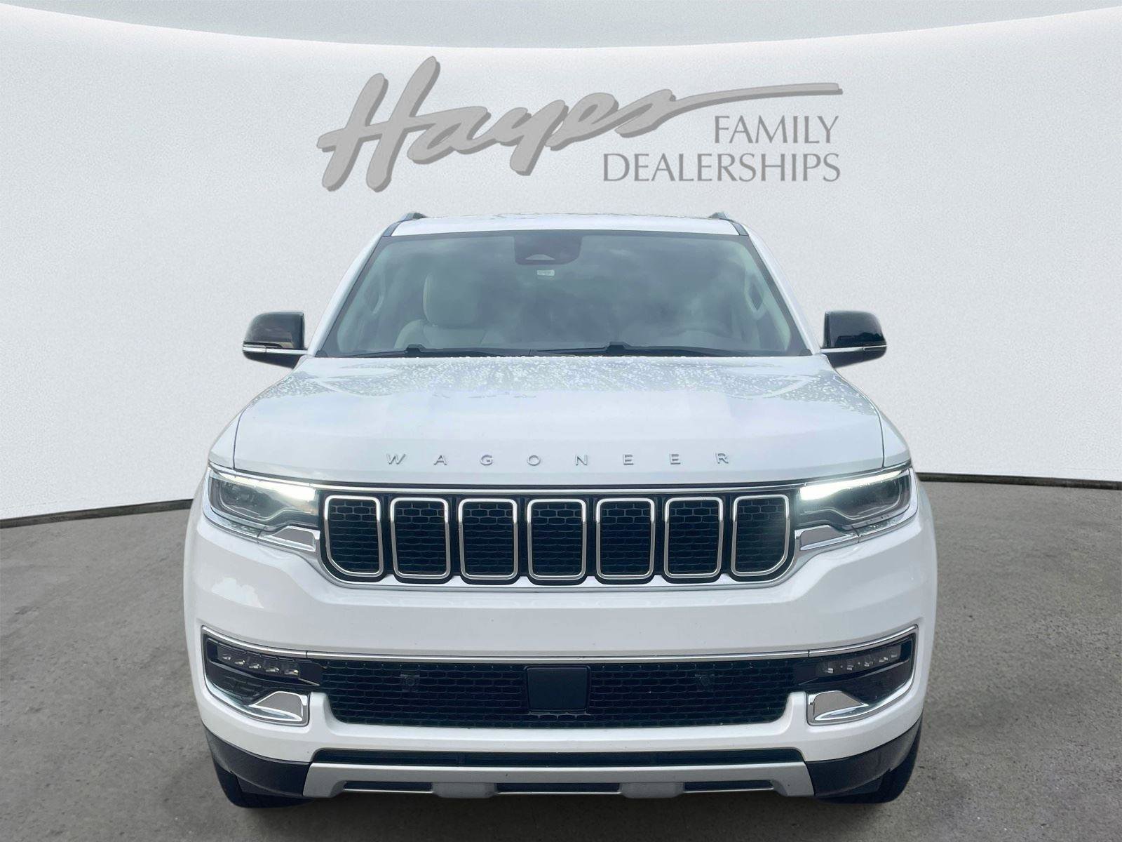Used 2024 Jeep Wagoneer Series II w/ Flexible Seating Group RWD image 8
