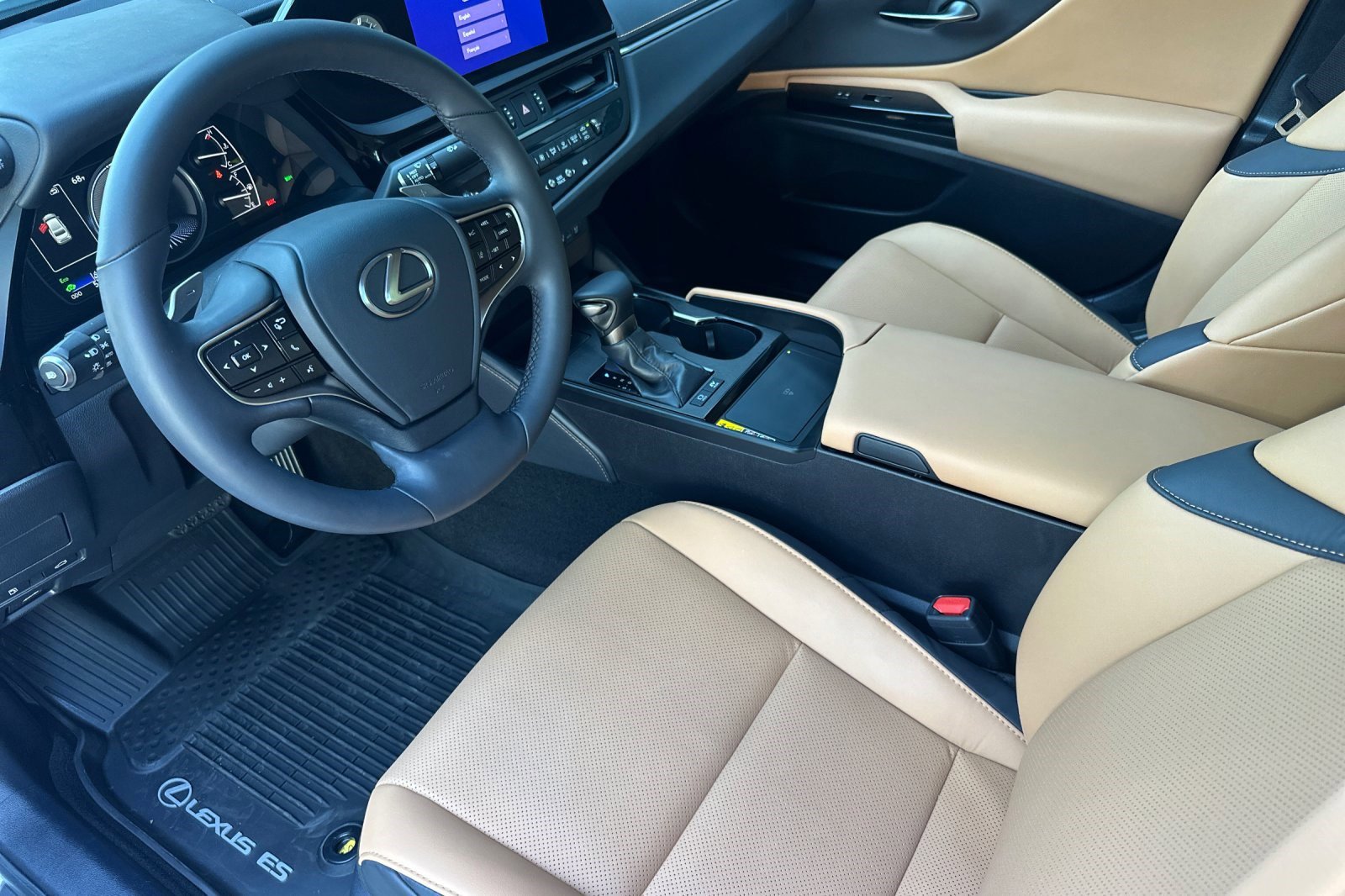 Used 2025 Lexus ES 300h w/ Premium Package image 11