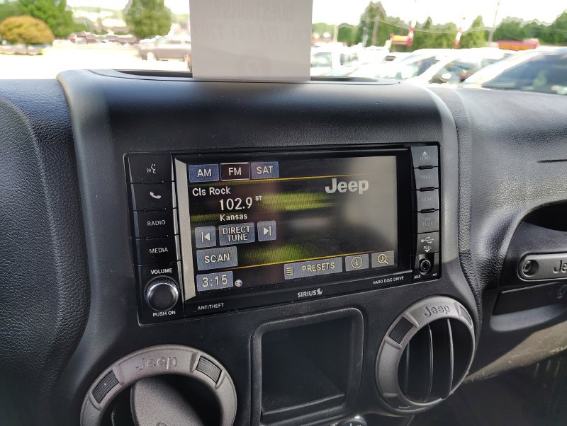 Used 2015 Jeep Wrangler Unlimited Sport AWD/4WD image 14