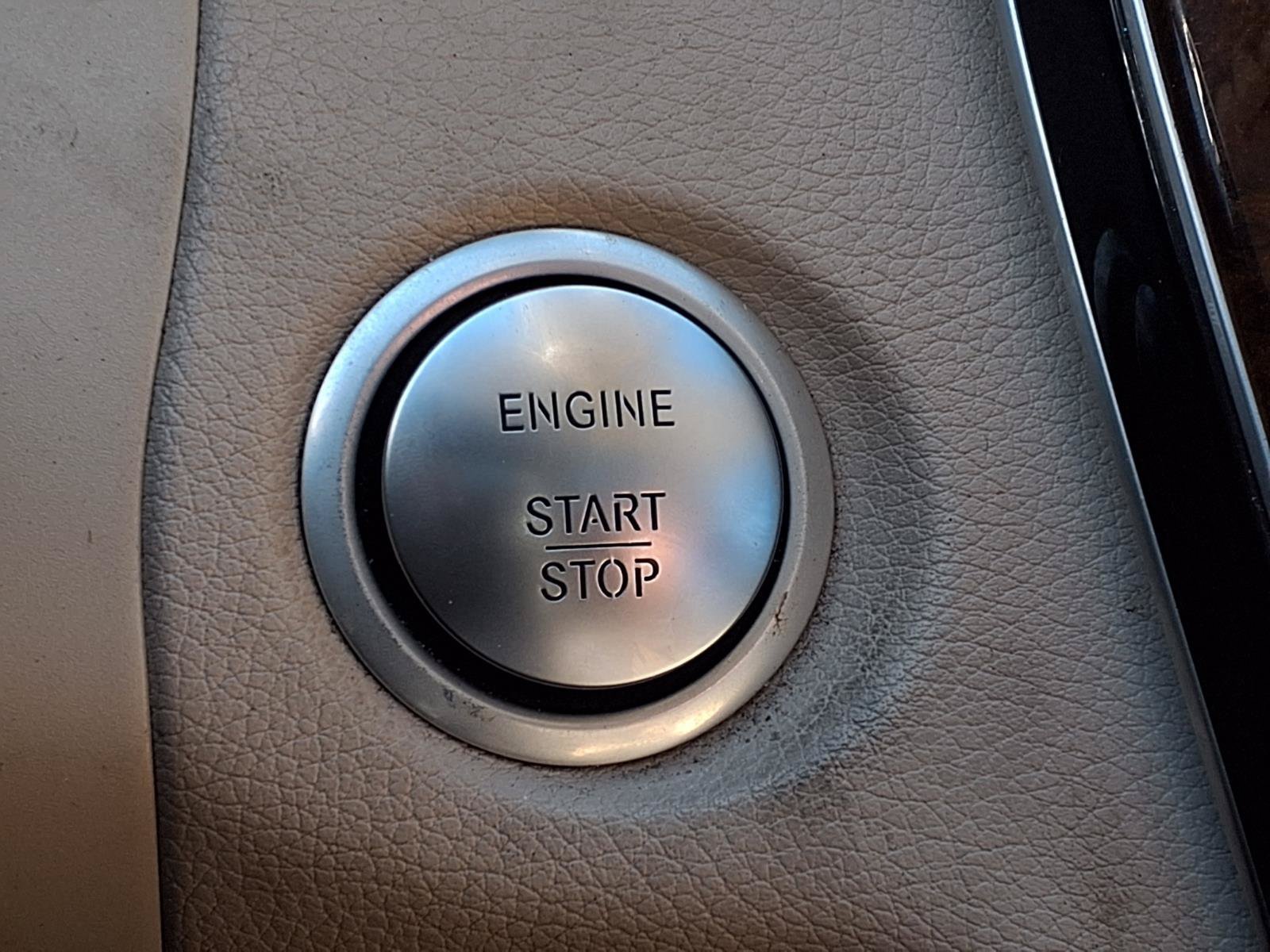 Used 2015 Mercedes-Benz C 300 4MATIC Sedan image 25