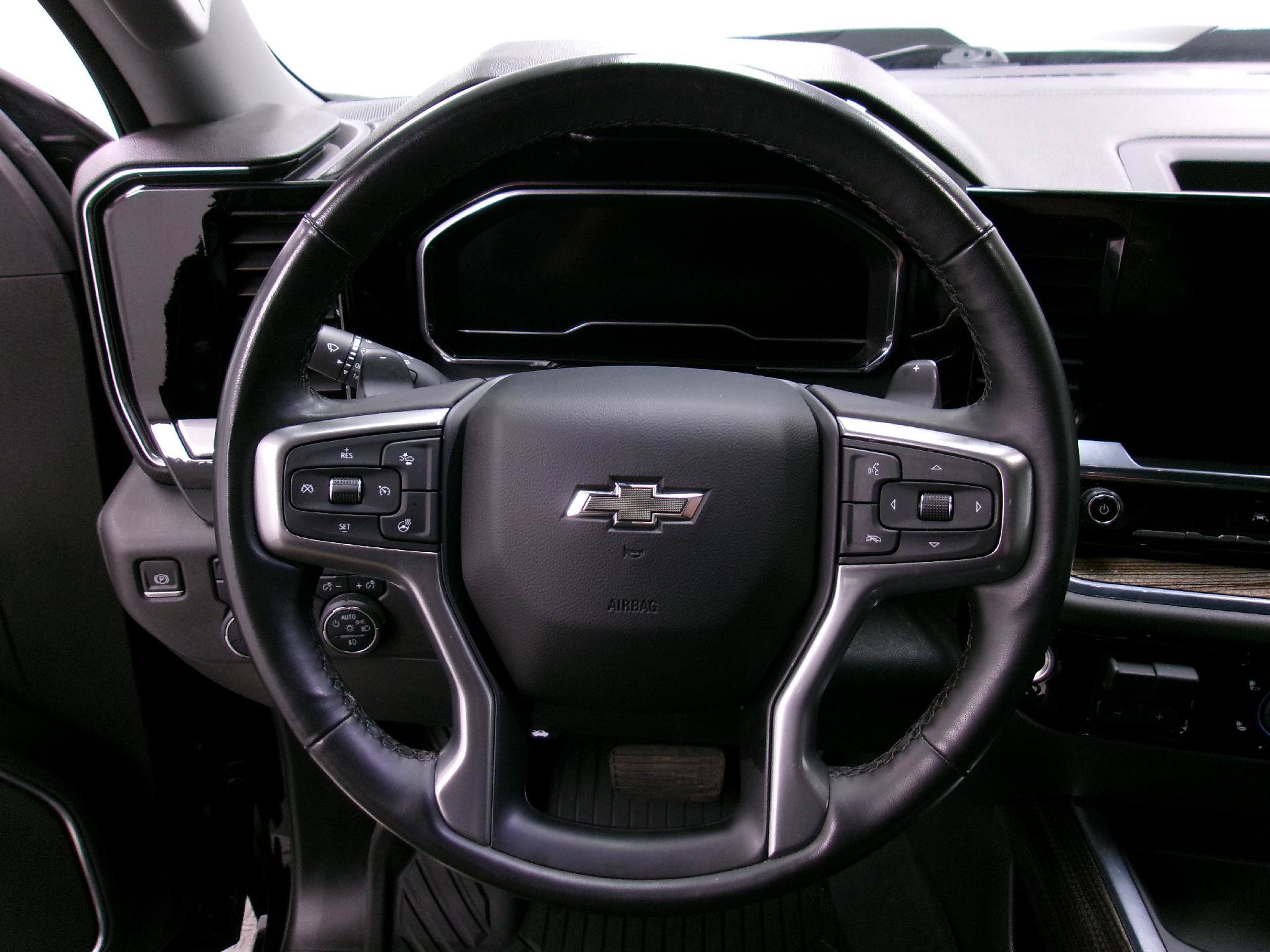Used 2024 Chevrolet Silverado 1500 LT Trail Boss AWD/4WD image 6
