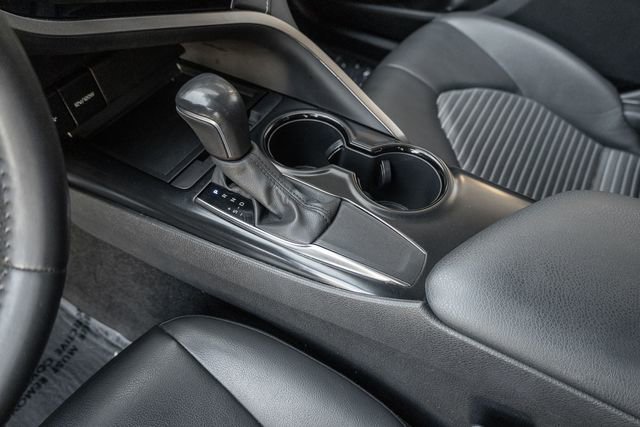 Used 2020 Toyota Camry SE FWD image 11