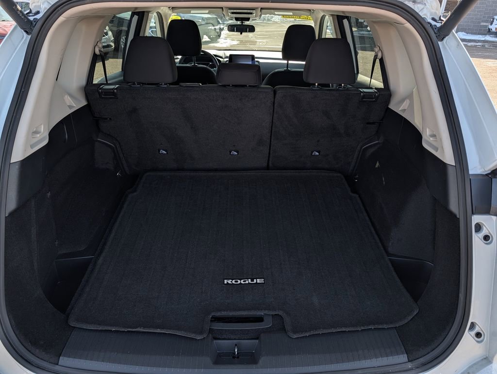 Used 2025 Nissan Rogue SV image 14