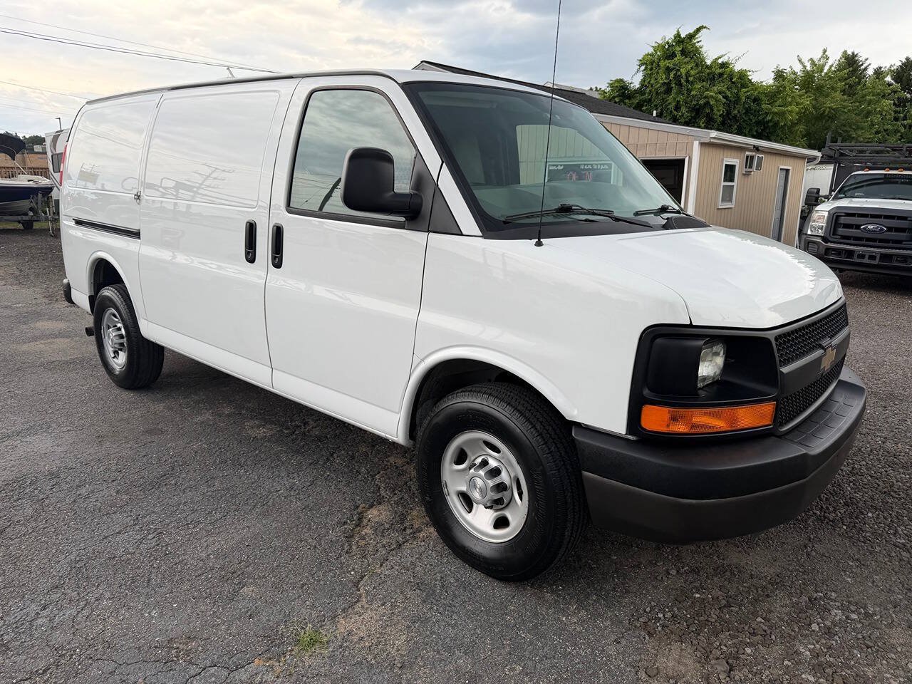Used 2015 Chevrolet Express 2500 RWD image 7