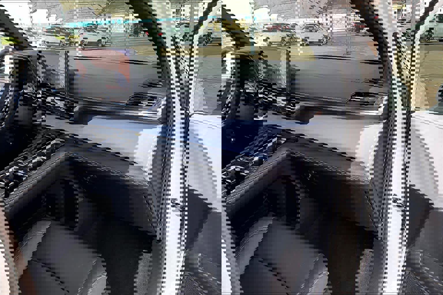 Used 2025 Toyota Sienna XSE image 18