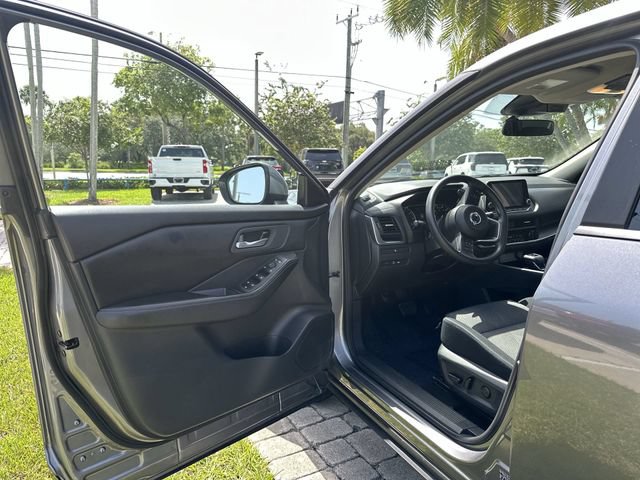Used 2024 Nissan Rogue SV FWD image 22