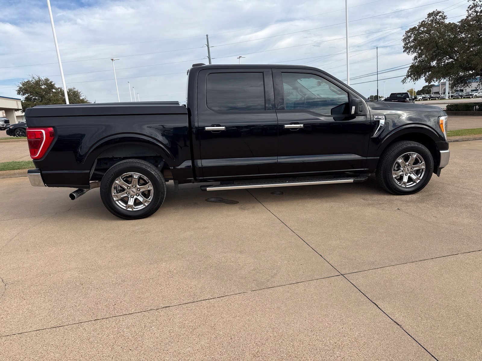Used 2022 Ford F150 XLT w/ Equipment Group 302A High RWD image 8