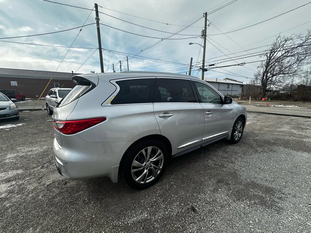 Used 2013 INFINITI JX35 AWD w/ Premium Pkg image 4