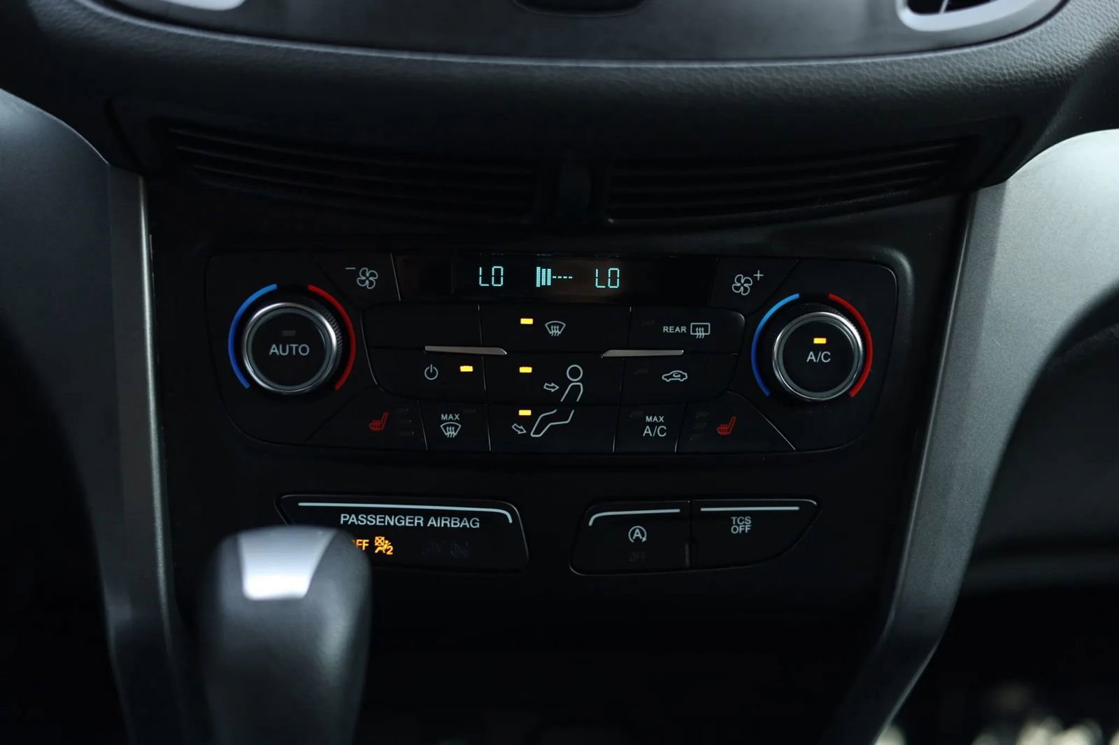 Used 2017 Ford Escape SE w/ SE Cold Weather Package image 20