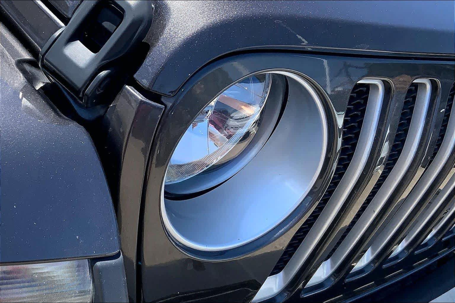 Used 2020 Jeep Wrangler Unlimited Sahara w/ Uconnect 4C Nav & Sound Group AWD/4WD image 26