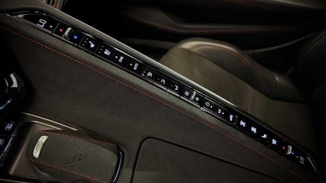 Used 2024 Chevrolet Corvette Stingray Premium Cpe w/ Z51 Performance Package RWD image 9