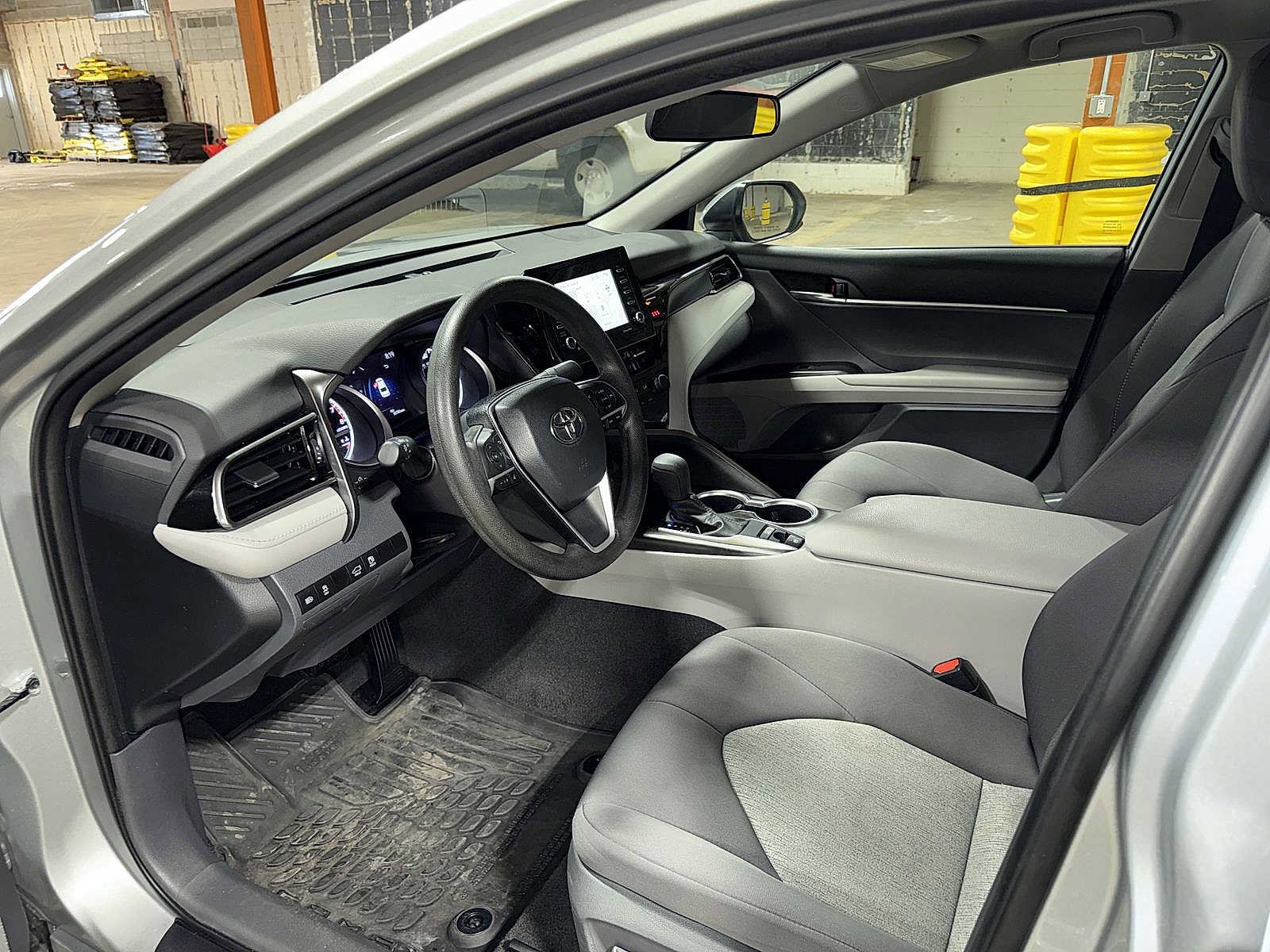 Used 2021 Toyota Camry LE image 28