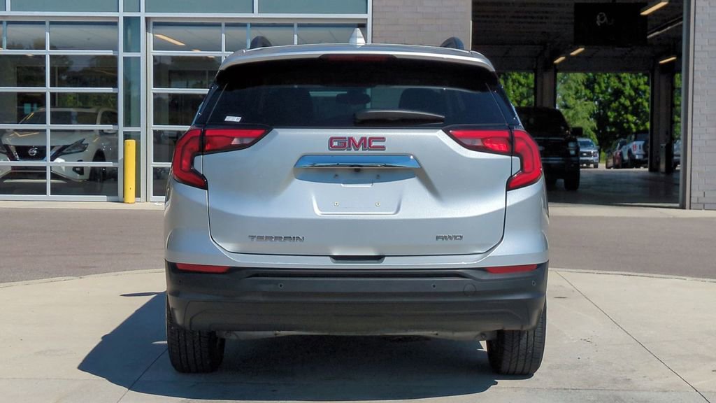 Used 2021 GMC Terrain SLE w/ Driver Convenience Package image 5