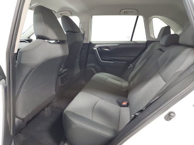Used 2022 Toyota RAV4 XLE w/ Carpet Mat Package (TMS) image 17