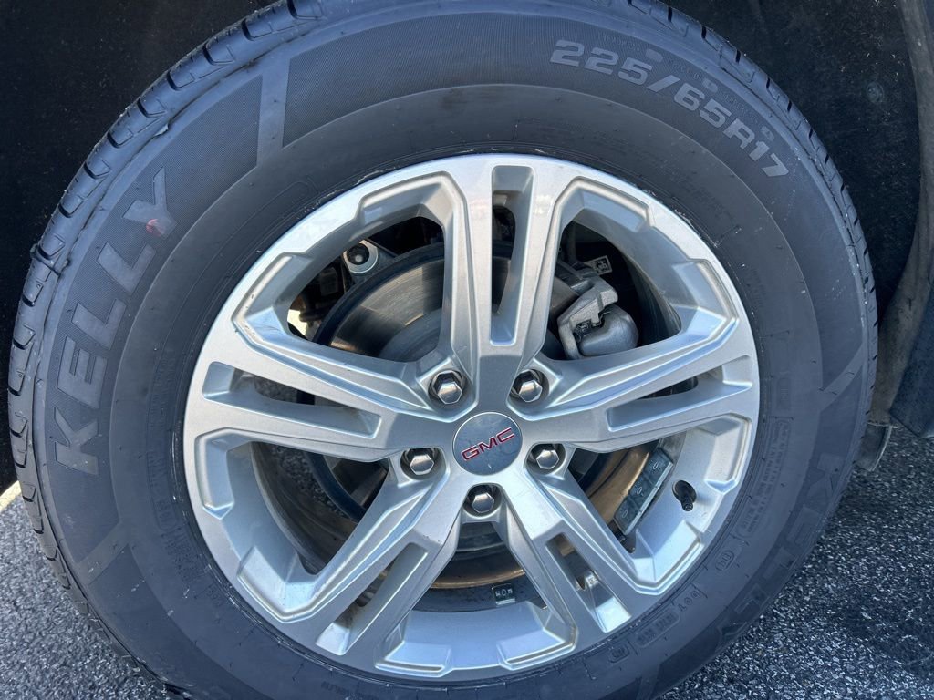 Used 2024 GMC Terrain SLE image 35