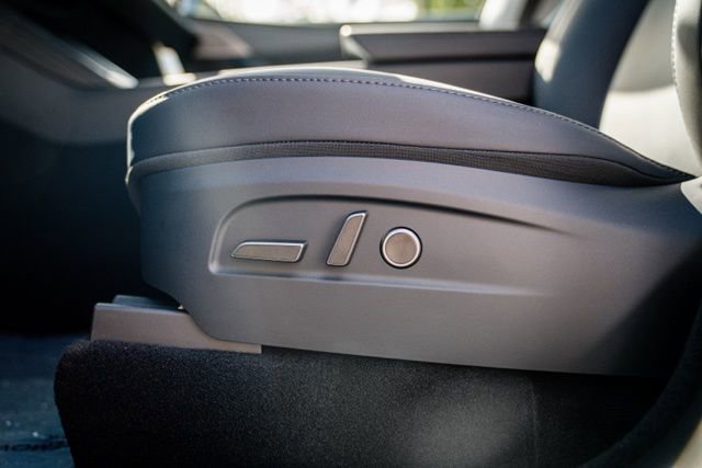 Used 2026 Tesla Model Y Long Range image 36