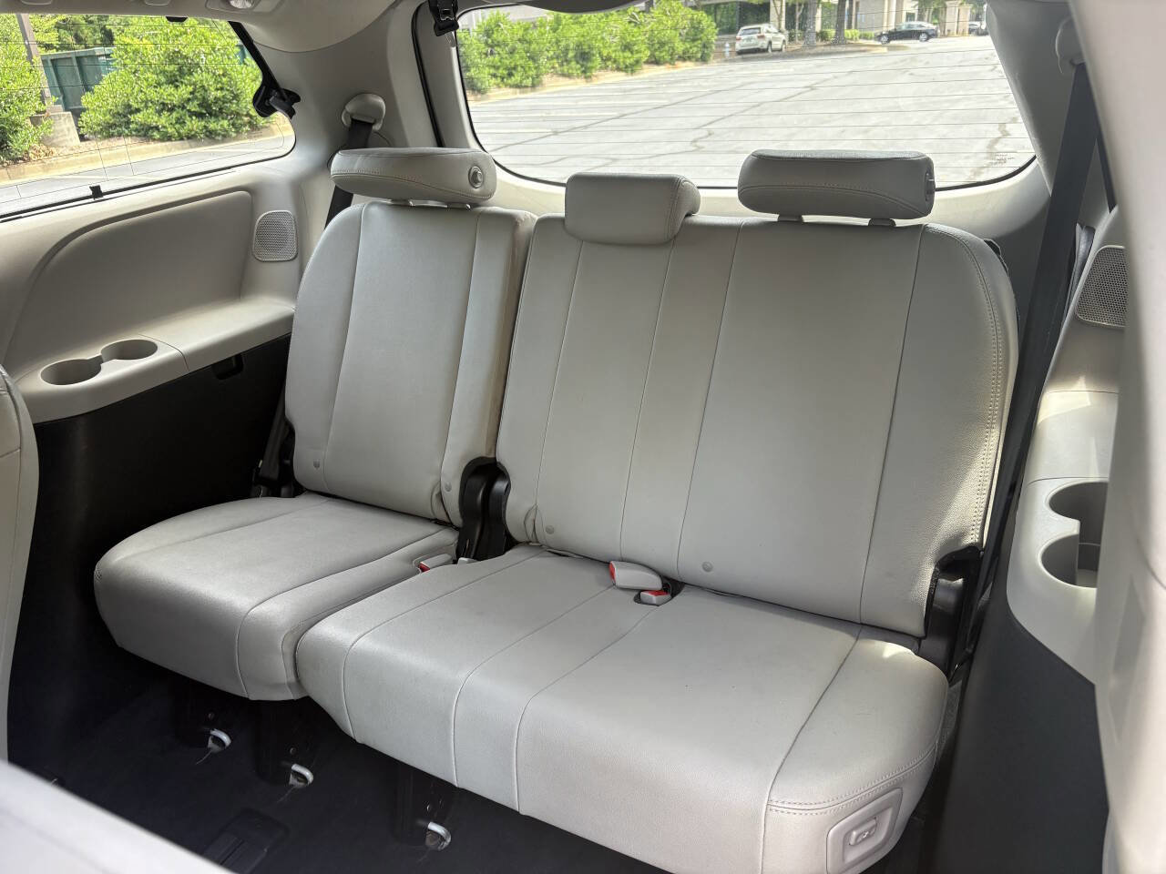 Used 2017 Toyota Sienna Limited Premium FWD image 36