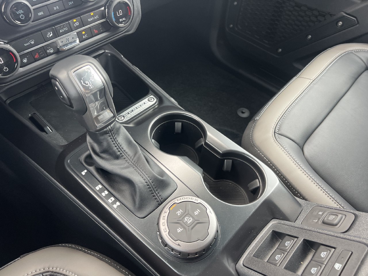 New 2026 Ford Bronco Outer Banks AWD/4WD image 8