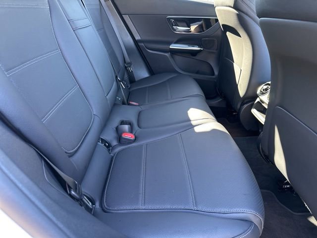 Used 2025 Mercedes-Benz GLC 300 4MATIC image 26