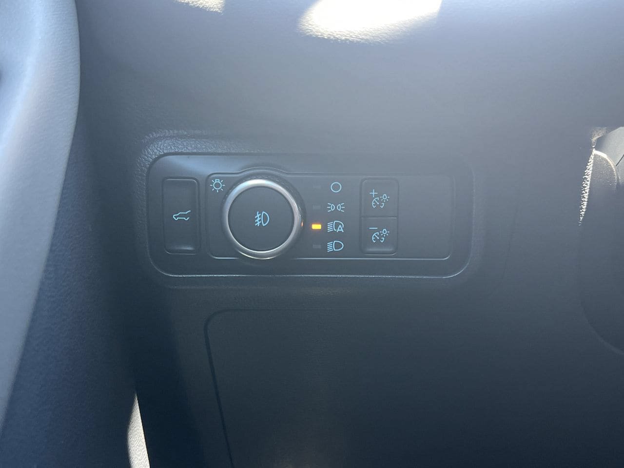 New 2026 Ford Explorer Active w/ Active Comfort Package RWD image 11