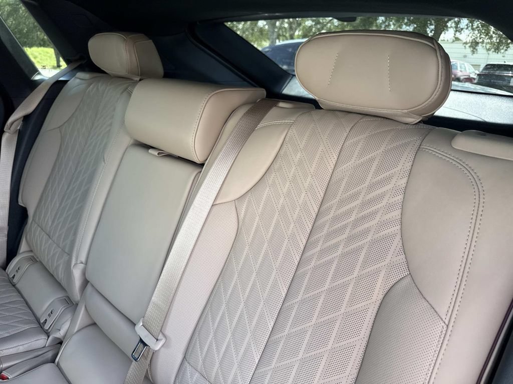 New 2026 Cadillac Lyriq Signature Luxury w/ LPO, Blue Accent Package AWD/4WD image 14