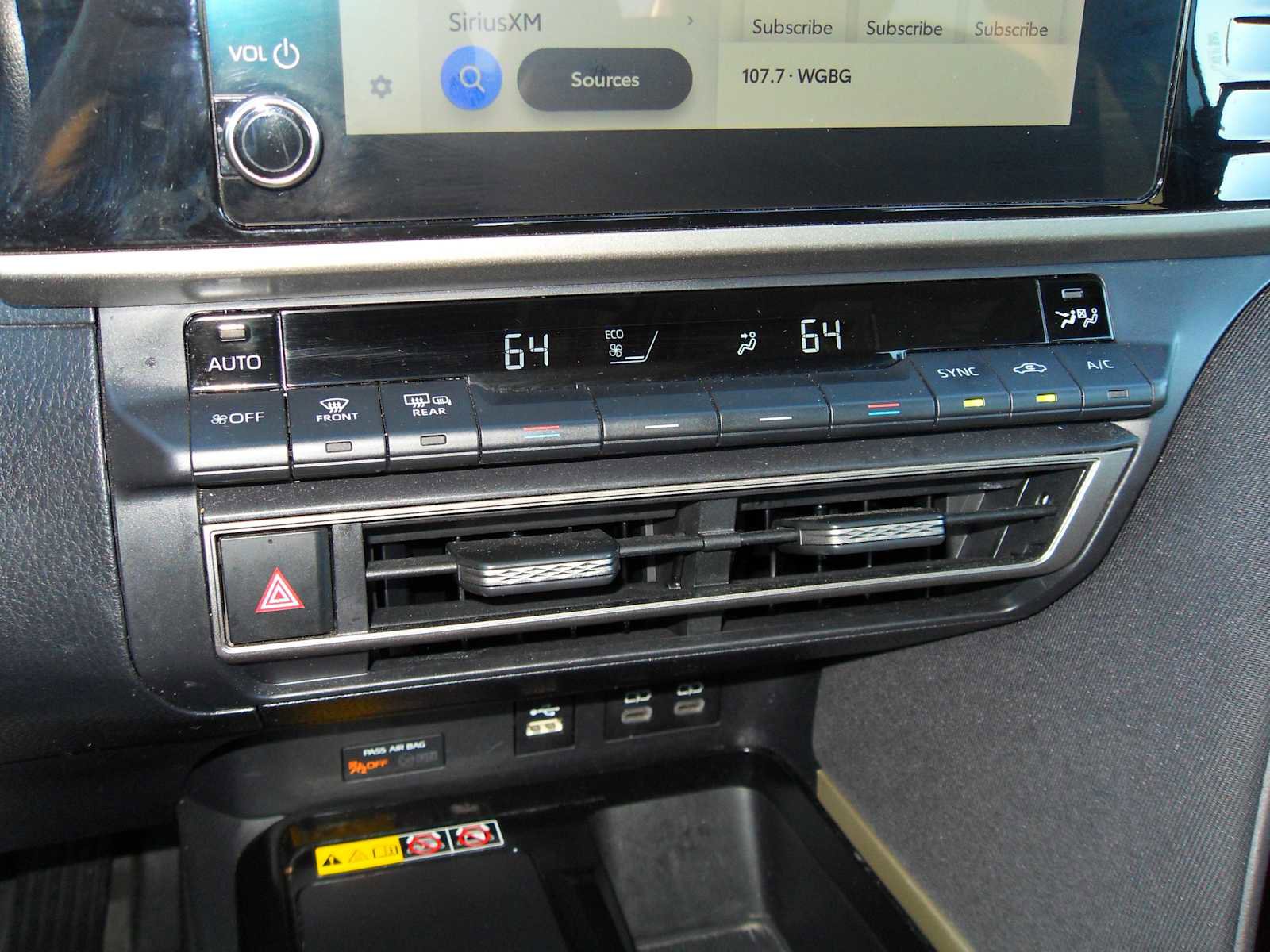 Used 2025 Toyota Camry LE image 35