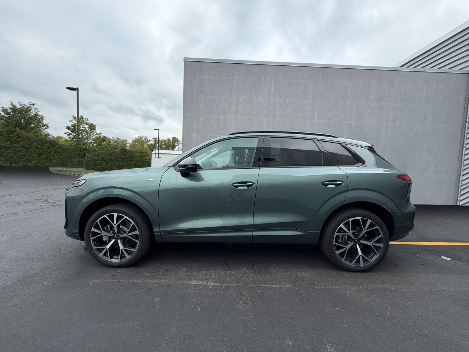 New 2026 Audi Q3 quattro 2.0T AWD/4WD image 2