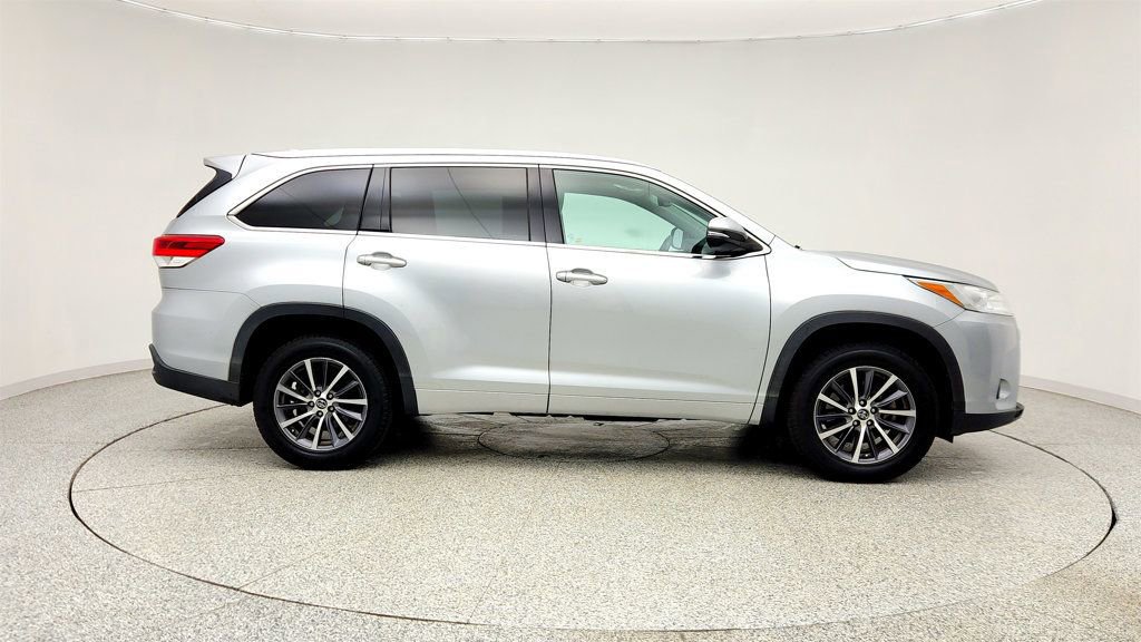 Used 2018 Toyota Highlander XLE FWD image 4