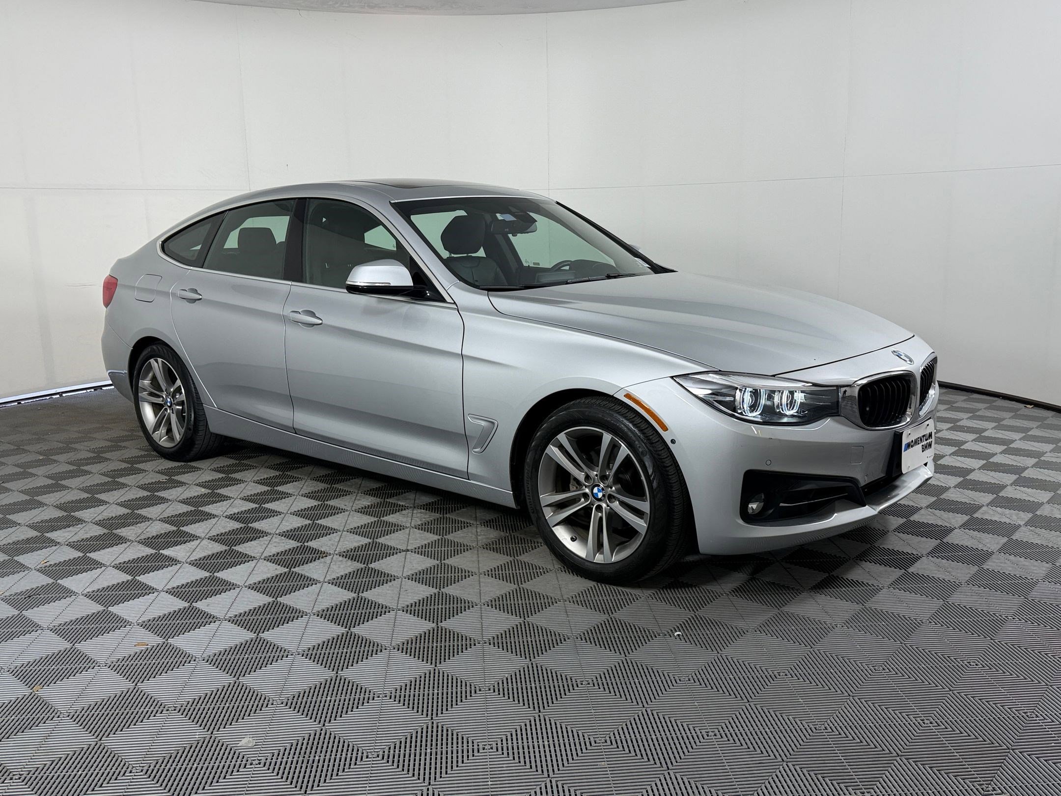 Used 2017 BMW 330i Gran Turismo xDrive AWD/4WD image 7