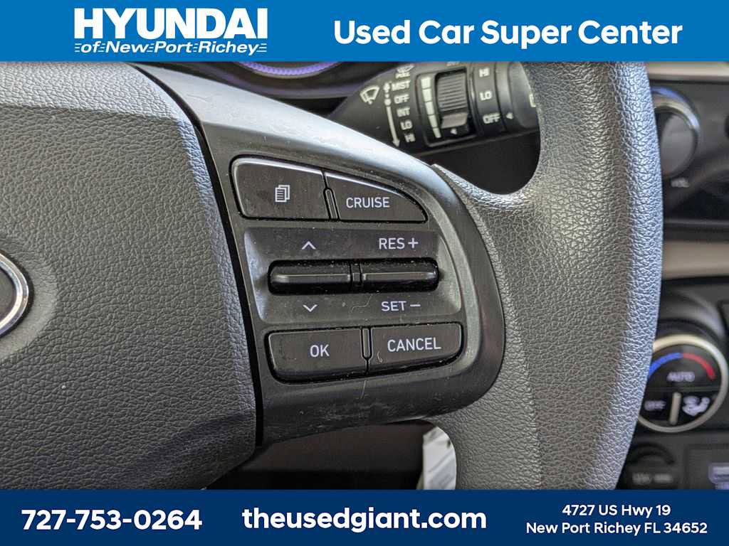Used 2020 Hyundai Venue SEL image 27