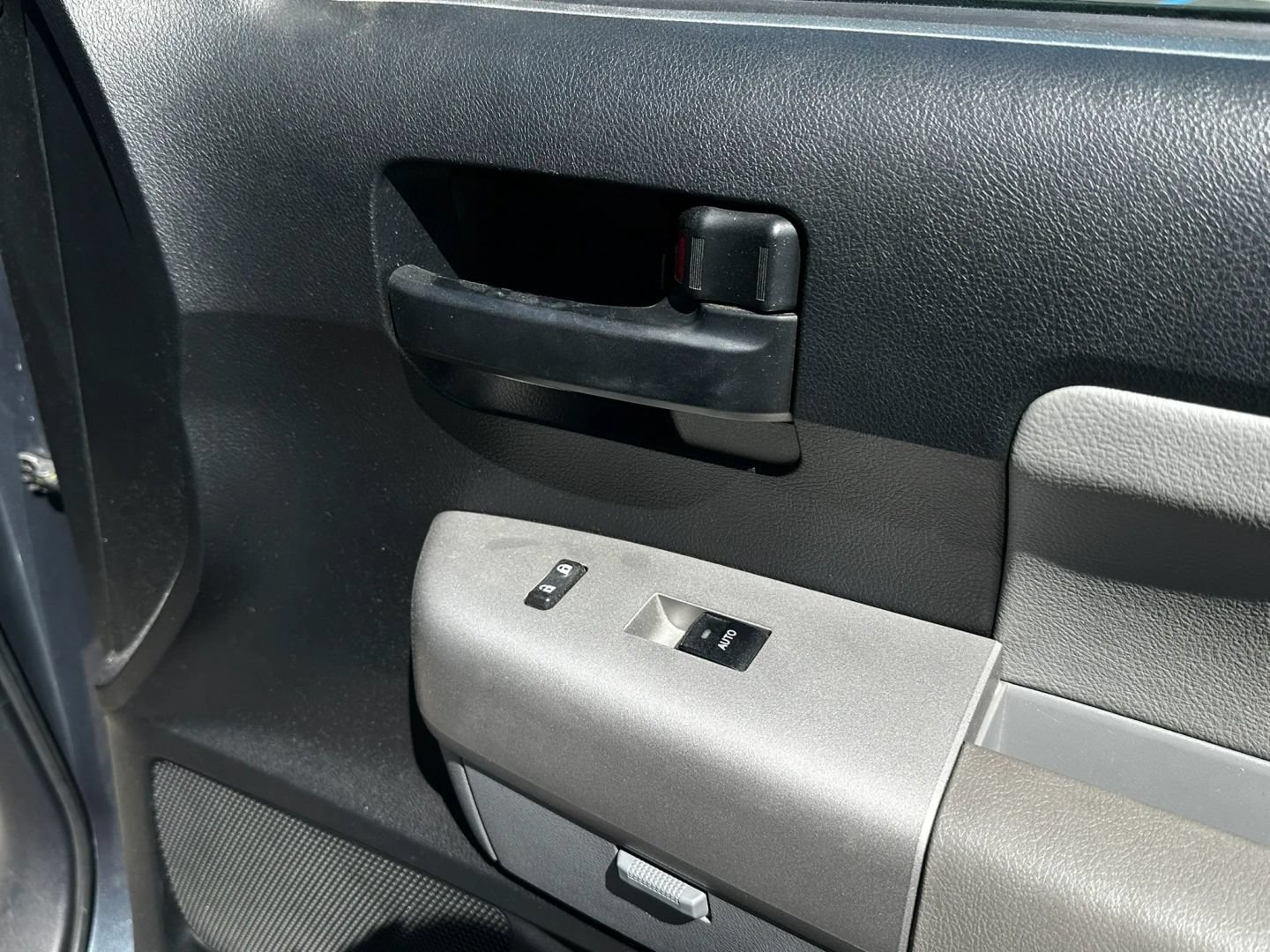Used 2008 Toyota Sequoia SR5 RWD image 16