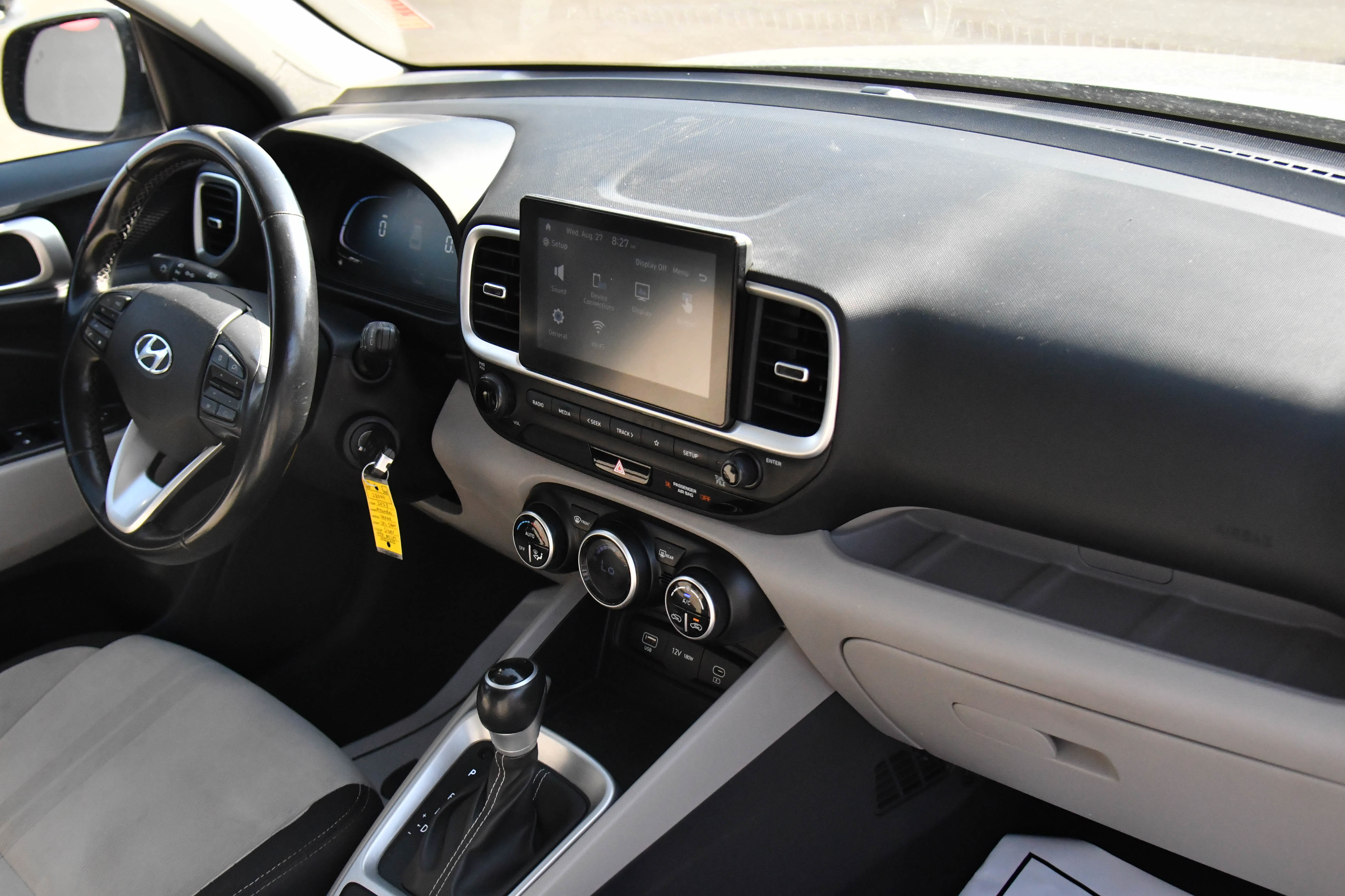 Used 2023 Hyundai Venue SEL w/ Cargo Package image 38