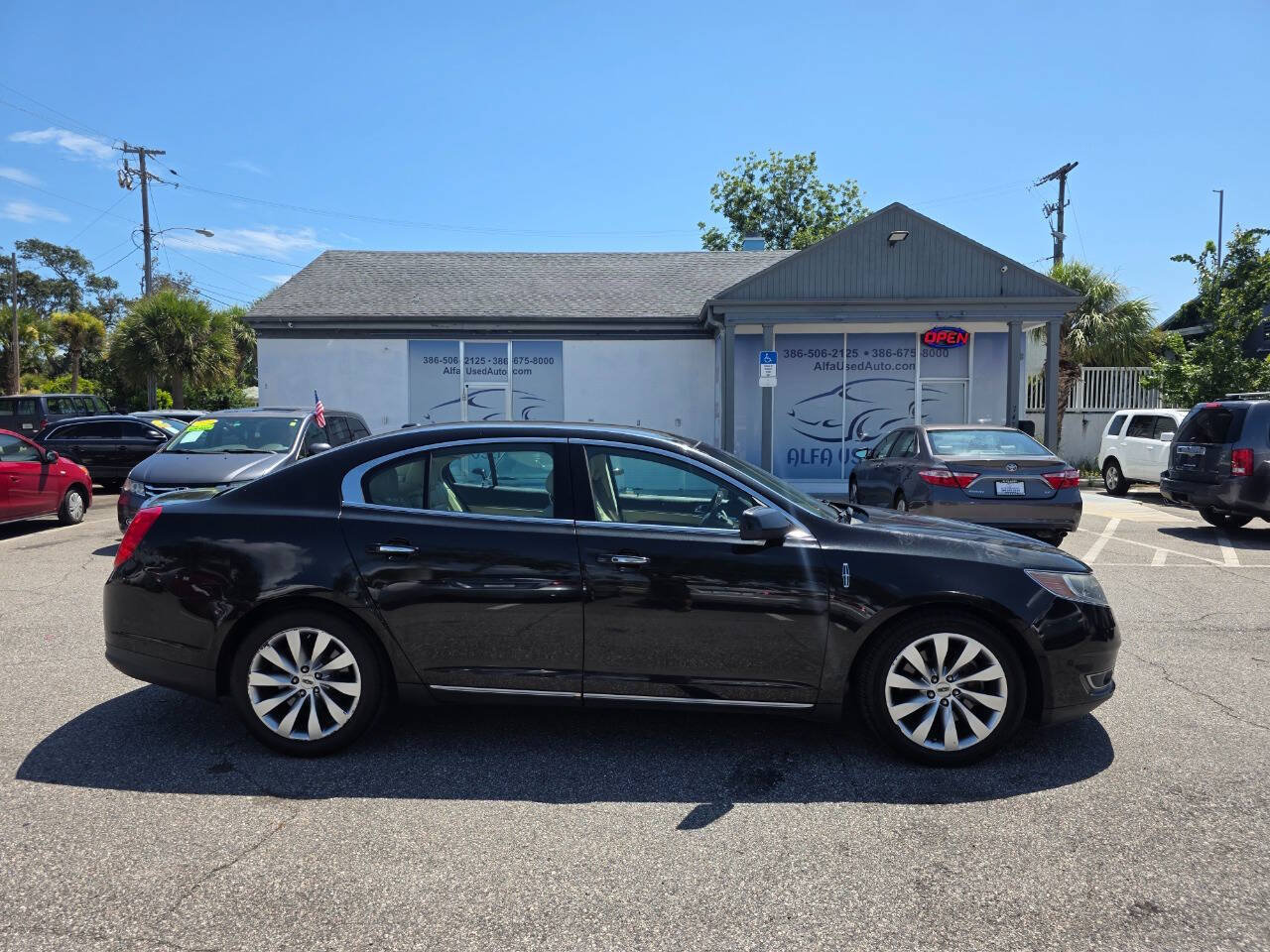 Used 2014 Lincoln MKS w/ Equipment Group 101A FWD image 3