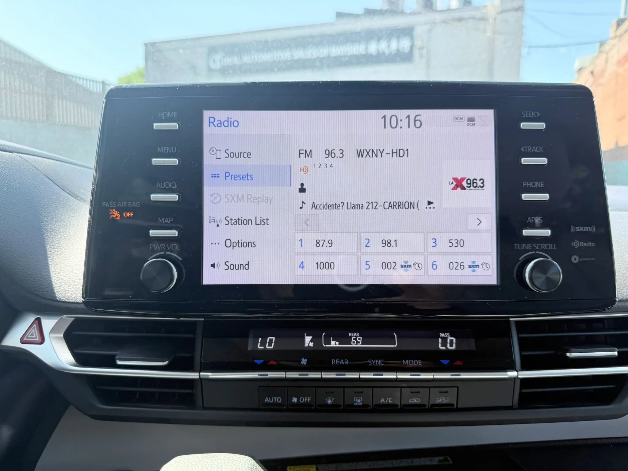 Used 2024 Toyota Sienna LE w/ LE Plus Package AWD/4WD image 30