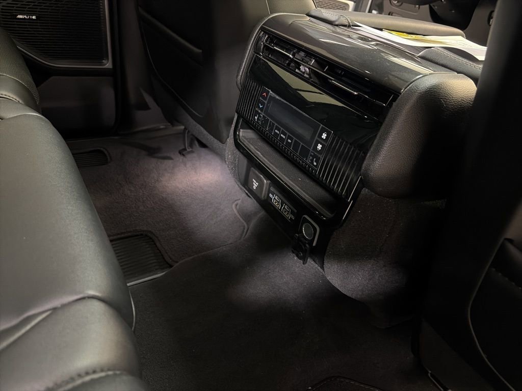 Used 2024 Jeep Wagoneer L 4WD w/ Premium Group I image 20