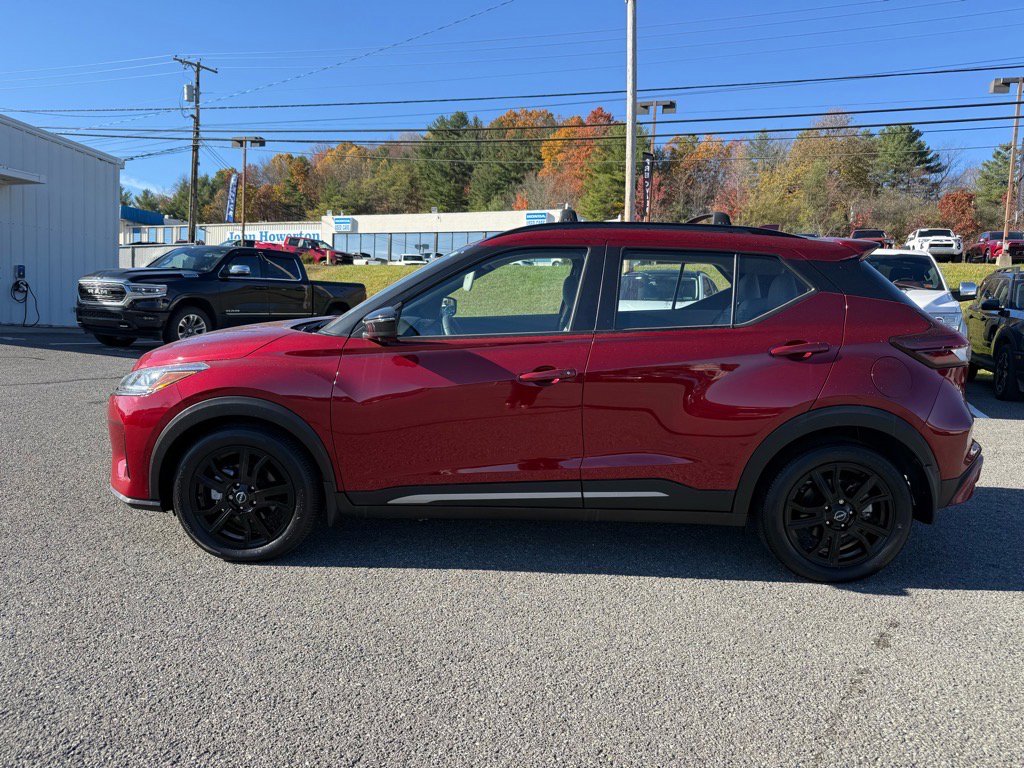 Used 2024 Nissan Kicks SR w/ SR Premium Package image 3