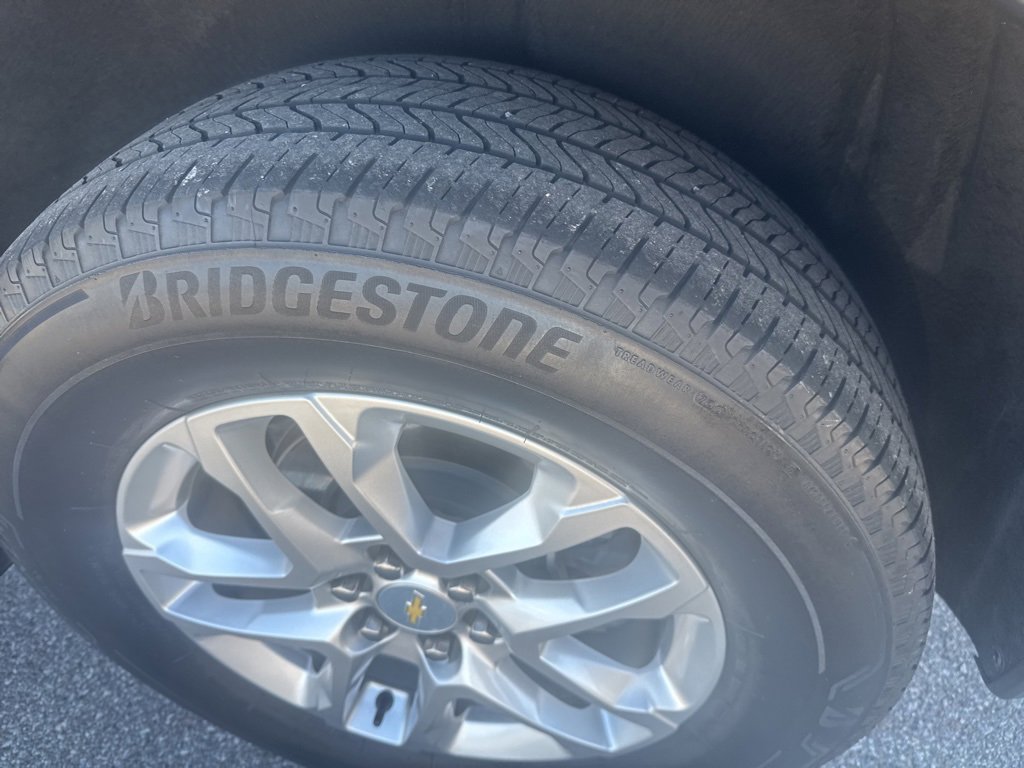 Used 2021 Chevrolet Traverse LT image 11