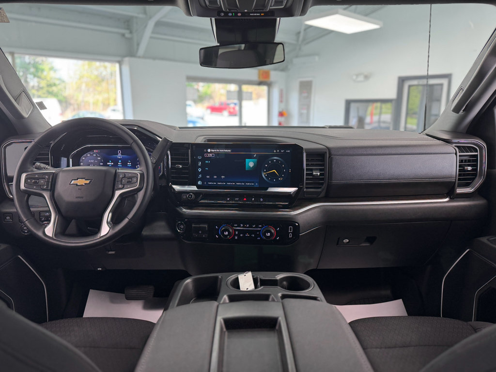 Used 2025 Chevrolet Silverado 2500 LT w/ Convenience Package AWD/4WD image 24