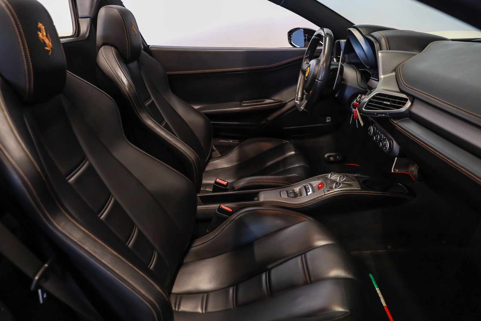 Used 2013 Ferrari 458 Spider RWD image 34