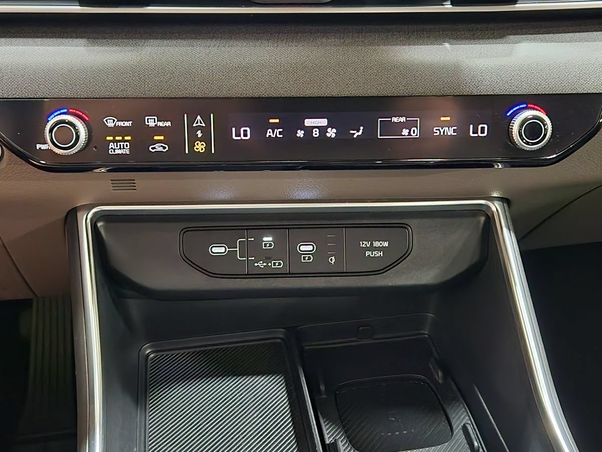 Used 2025 Kia Carnival SX FWD image 37