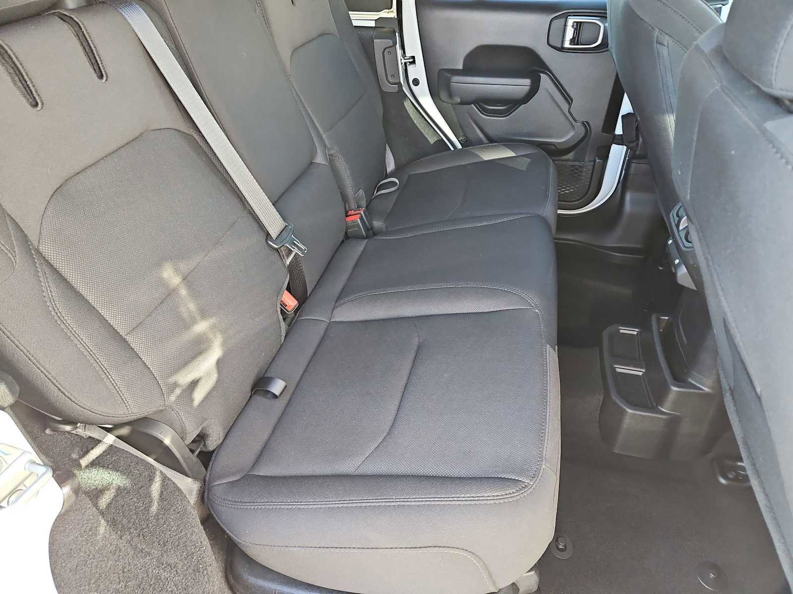 Used 2023 Jeep Wrangler Unlimited w/ Cold Weather Group image 19